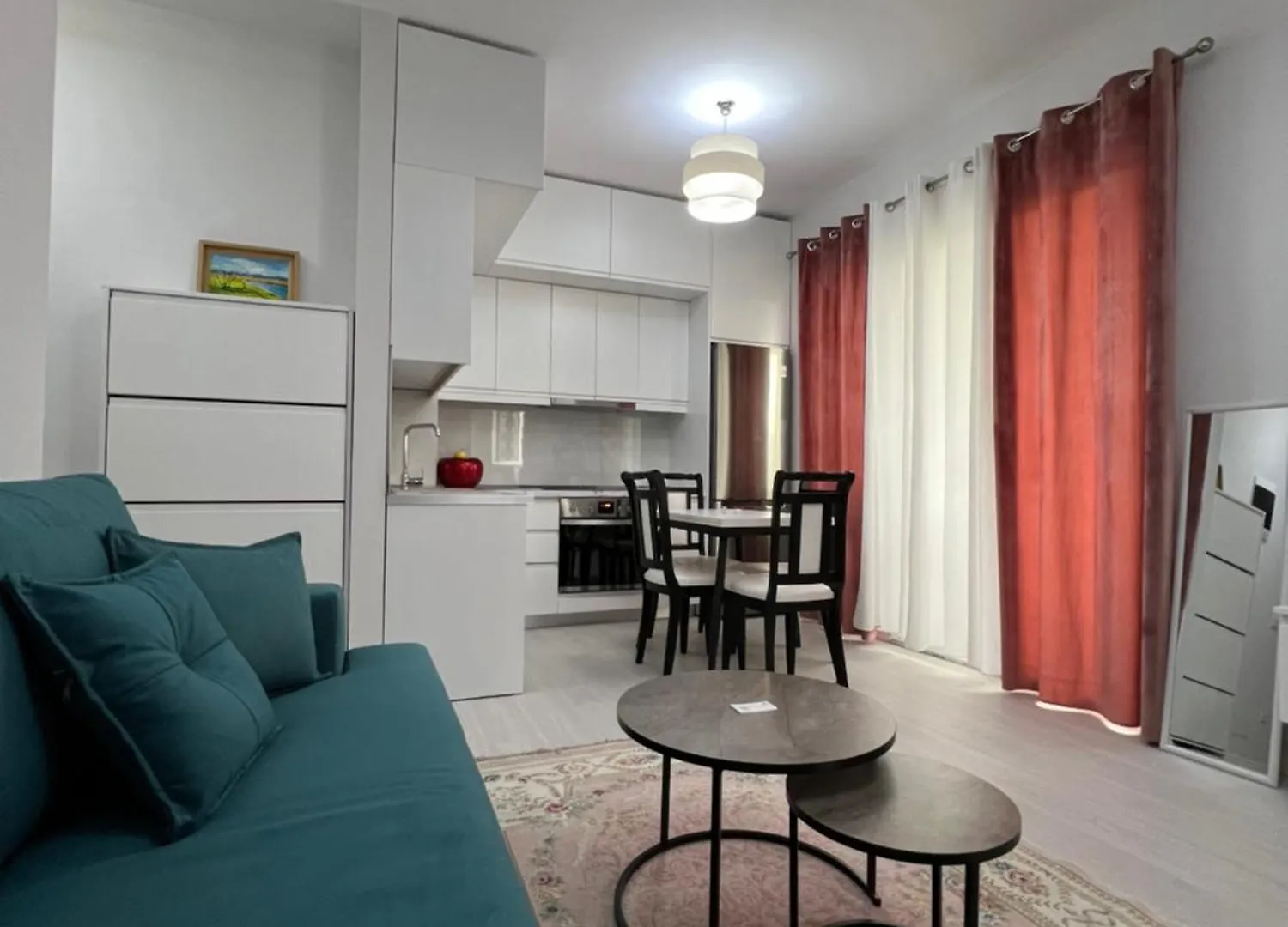 Maisonova Deluxe Tirana